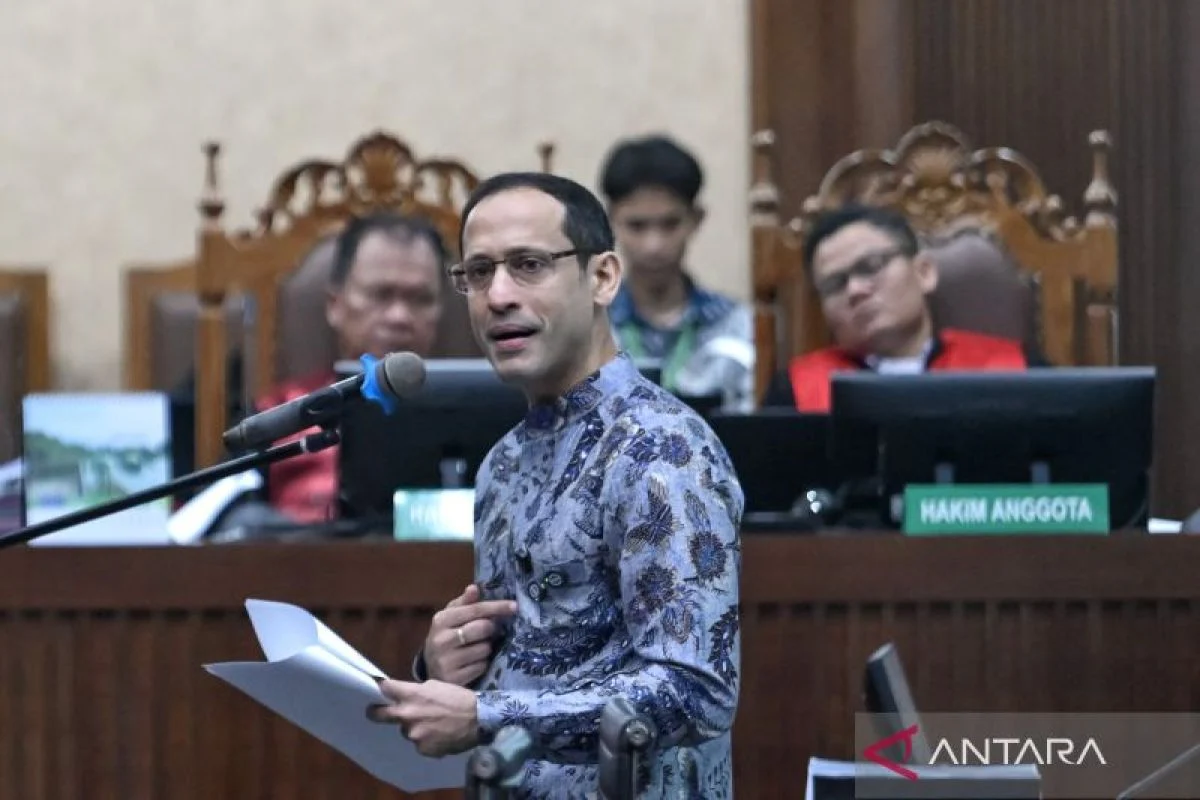 Hukum kemarin, saran pakar soal pensiun Polri hingga pembelaan Nadiem