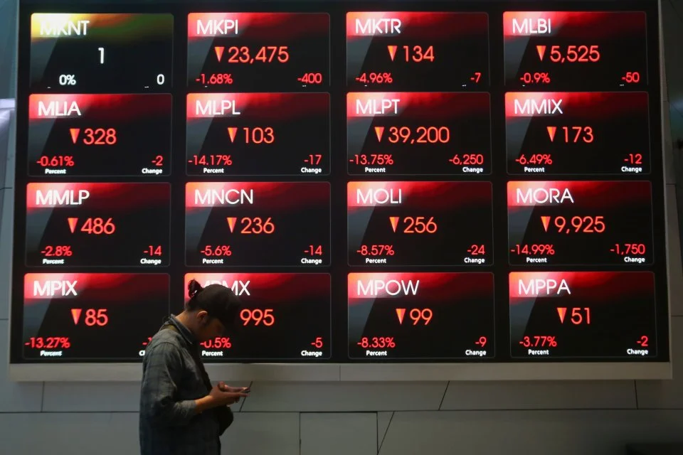 IHSG Anjlok Lebih dari 1% Menembus Level 6.154 pada Sesi Siang
