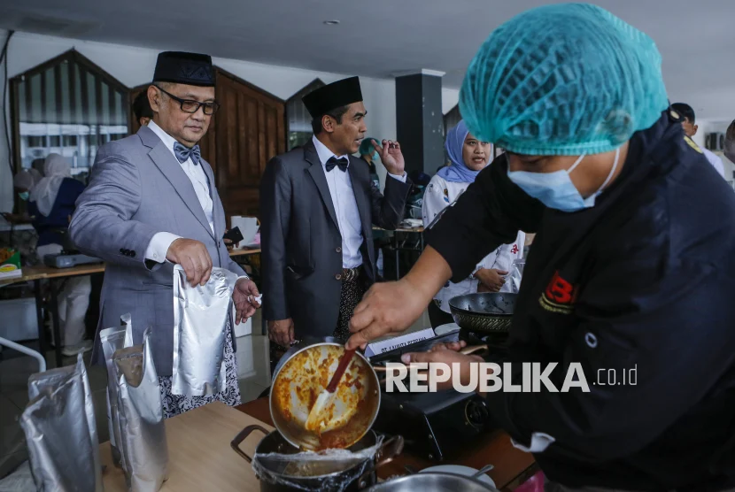 Jamaah Haji Aceh Terima Bantuan Bencana dan Pelunasan Utang