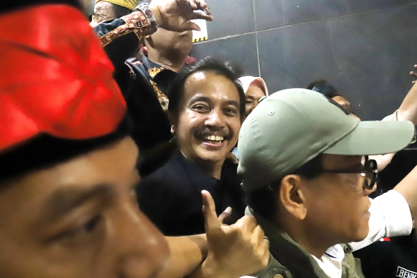 Jokowi Siap Tunjukkan Ijazah Asli Usai Penangkapan Roy Suryo dan Dr Tifa