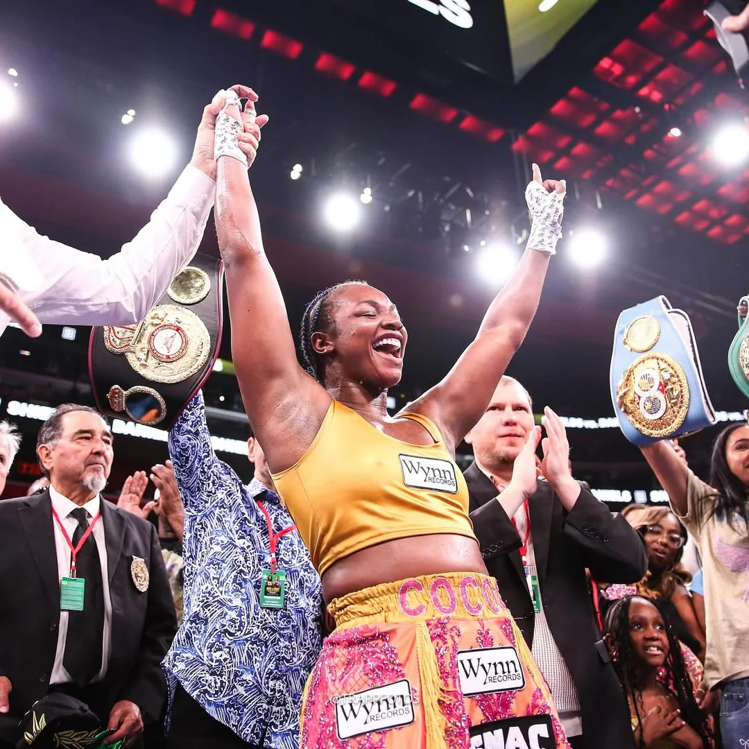 Juara sejati Claressa Shields turun kelas incar sabuk WBC Kaye Scott