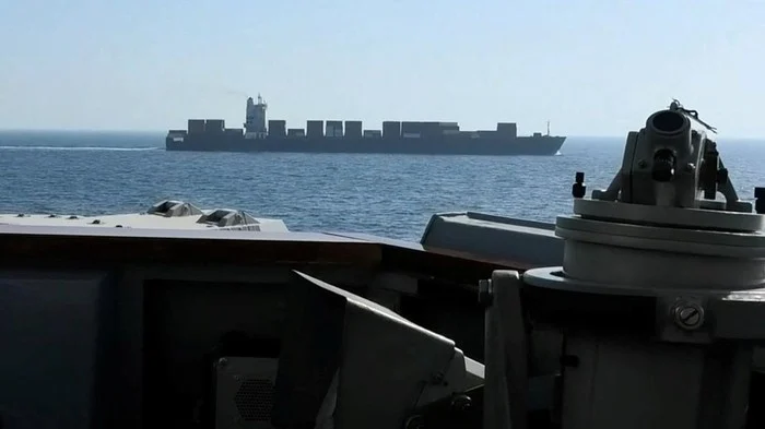 Kapal Tanker Ketiga Iran Lewati Garis Blokade AS di Teluk Oman