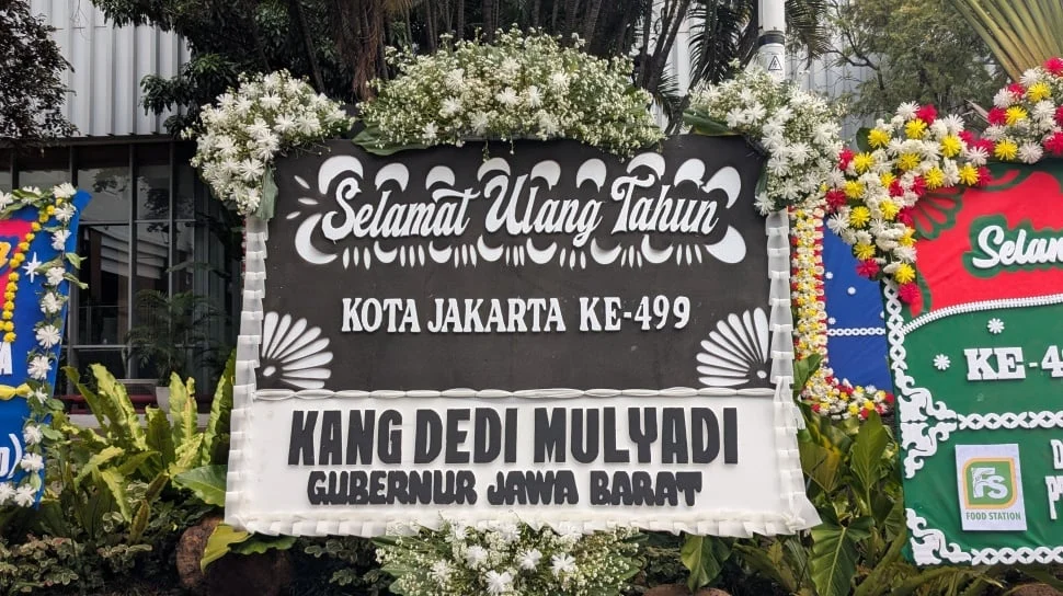Karangan Bunga Hitam Putih untuk HUT ke-499 Jakarta, Pemprov DKI Beri Respons