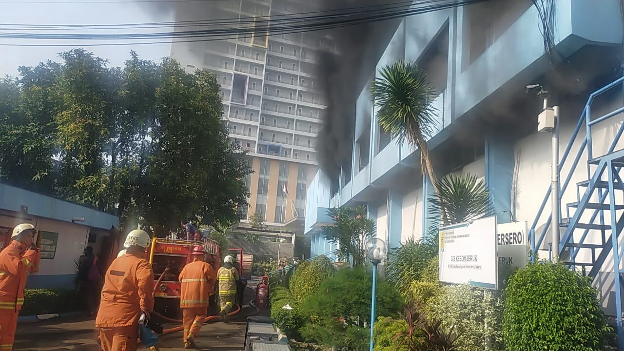 Kebakaran Gedung Kosong di Kebon Jeruk Saat Proses Pembangunan