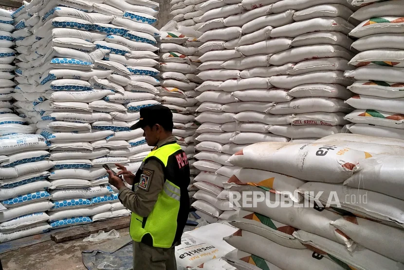 Kemarin, Kajian Bantuan Gula hingga Ketersediaan Stok Beras