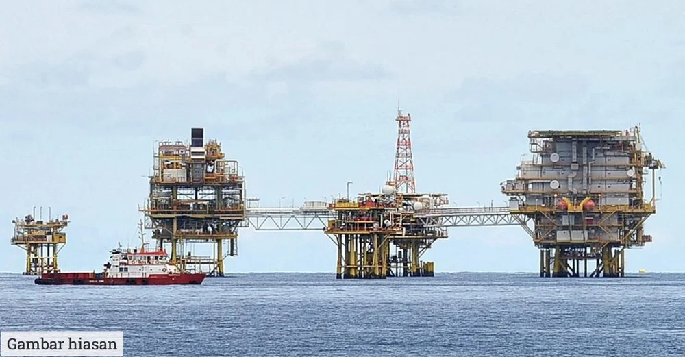 Ketegangan di Selat Hormuz Mereda, Harga Minyak Brent & WTI Terkoreksi Tipis