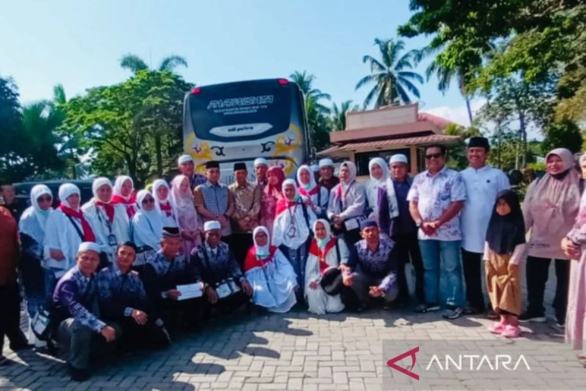 Kloter 17 Penutup Kepulangan Jamaah Haji Asal Sumatera Utara Tiba di Tanah Air