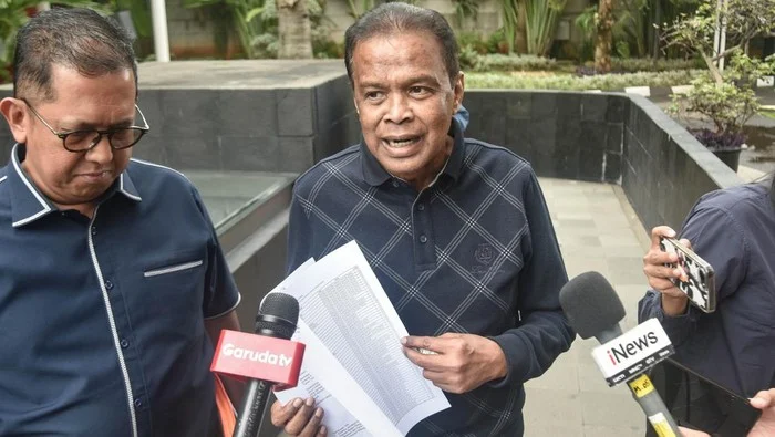 KPK Cecar Bos Maktour Fuad Hasan Terkait Dugaan Suap Kuota Haji ke Pejabat Kemenag