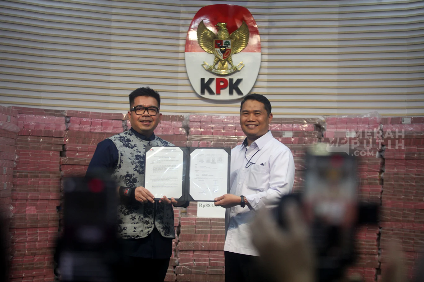 KPK Serahkan Aset Senilai Rp 153 Miliar Hasil Rampasan Kasus Investasi Fiktif Antonius Kosasih ke Taspen