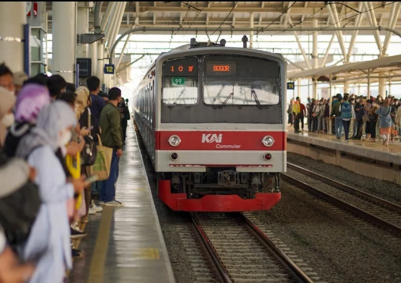 KRL ke JIS Beroperasi Hingga Pukul 21.30 WIB, Menhub: Ditambah Jika Ada Event