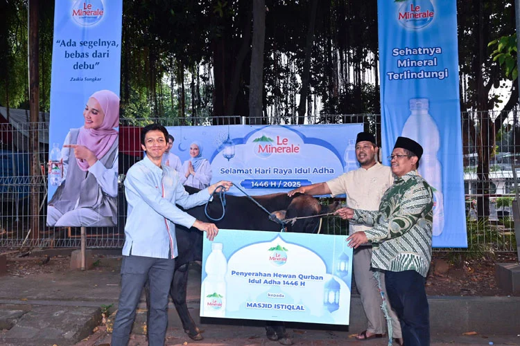 Le Minerale Salurkan Hewan Kurban untuk Masjid Istiqlal di Idul Adha 2026