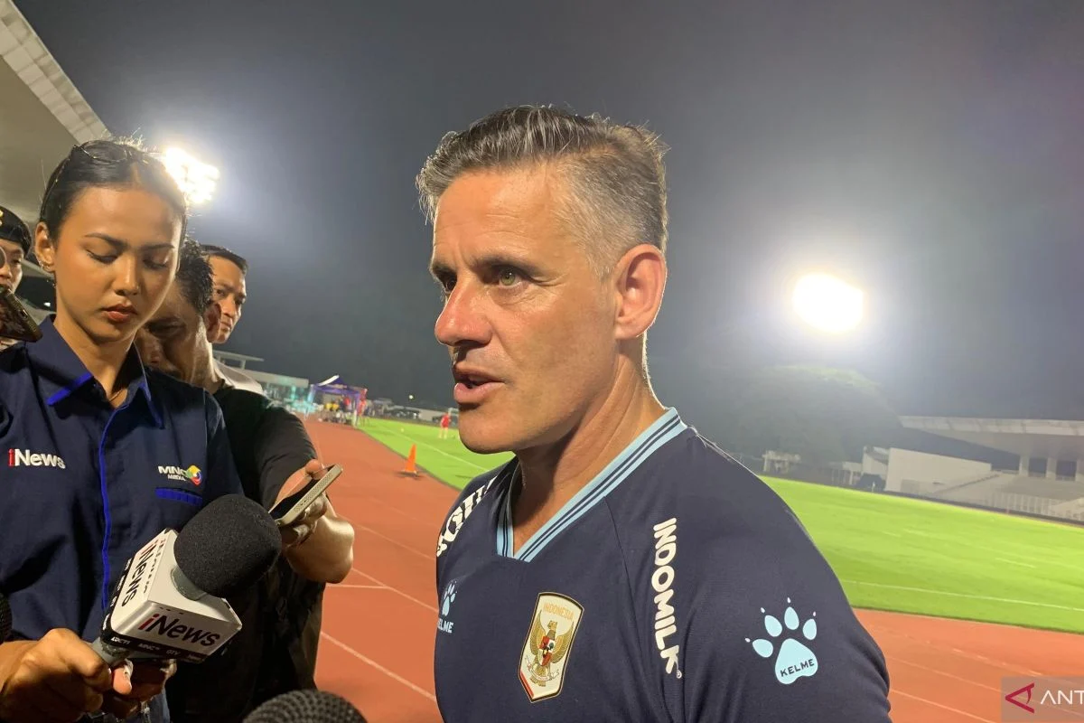 Masuk skuad timnas senior, Mathew Baker dimentori oleh Kevin Diks