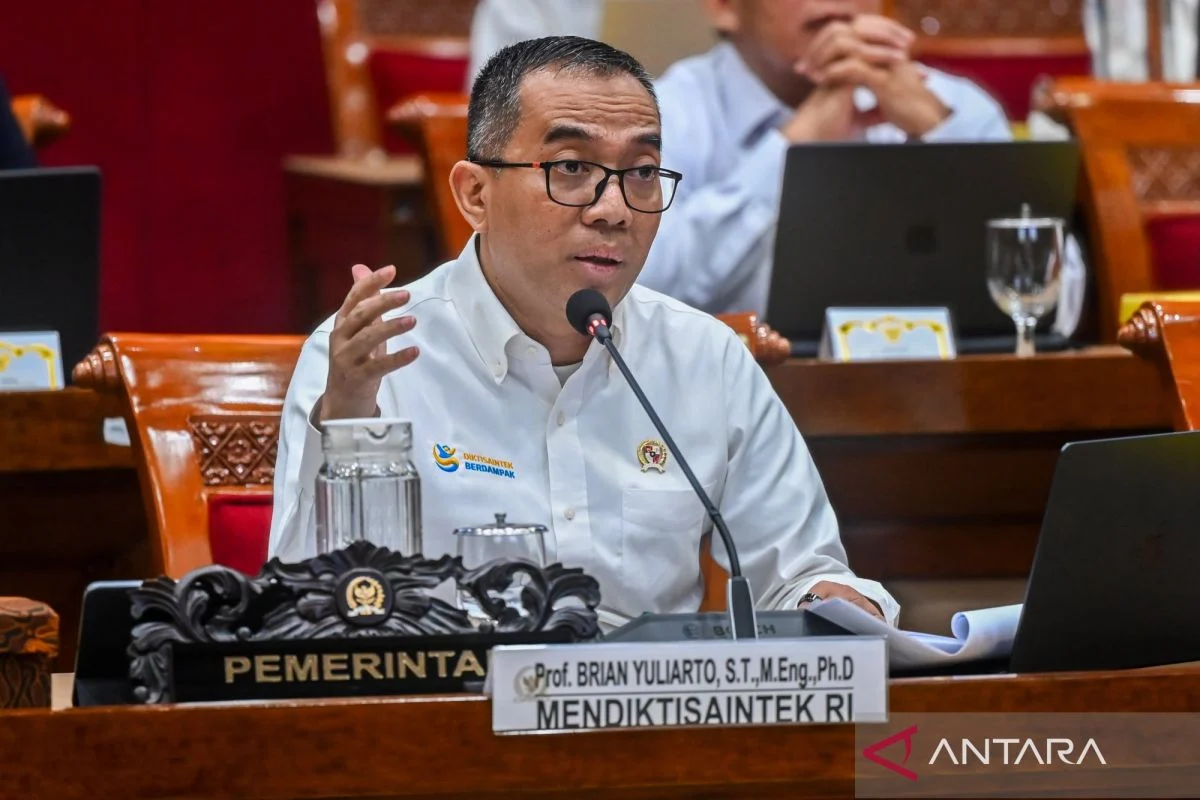 Mendiktisaintek: Kampus Boleh Dirikan SPPG Sebagai Sarana Praktik