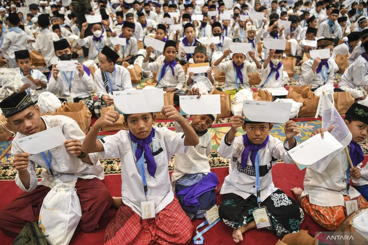 Mengapa Anak Yatim Begitu Istimewa di Mata Allah? Penjelasan Lengkap