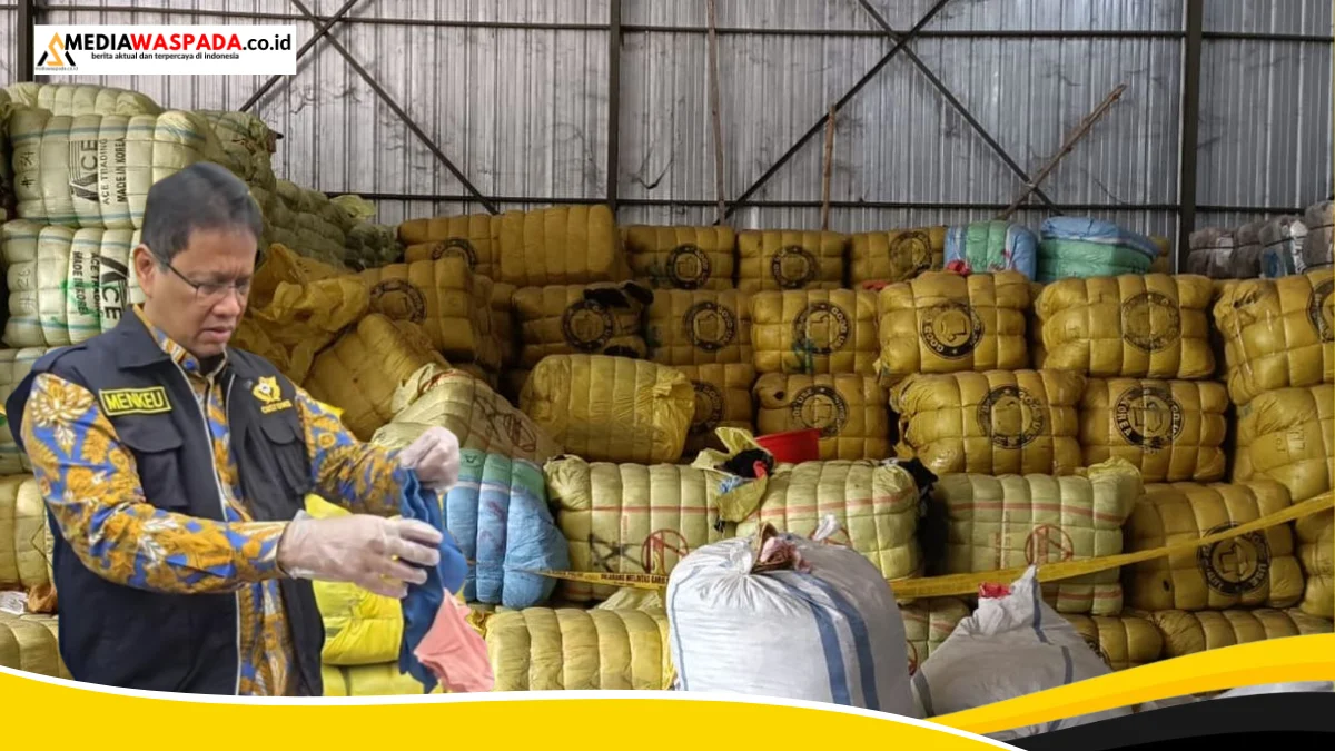Menkeu Purbaya Bongkar Sindikat Impor Ilegal 43 Kontainer Pakaian Bekas