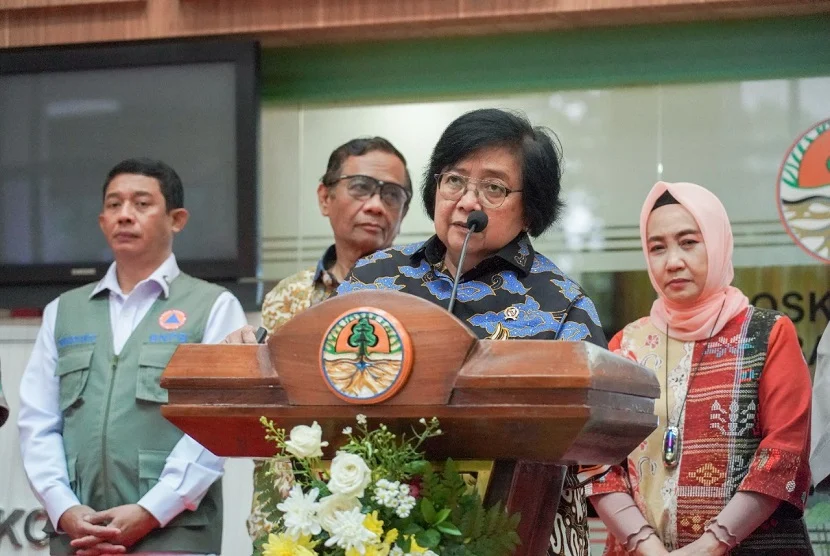 Menteri Lingkungan Hidup Bangun Sekat Kanal di Kuala Kampar untuk Mitigasi Karhutla