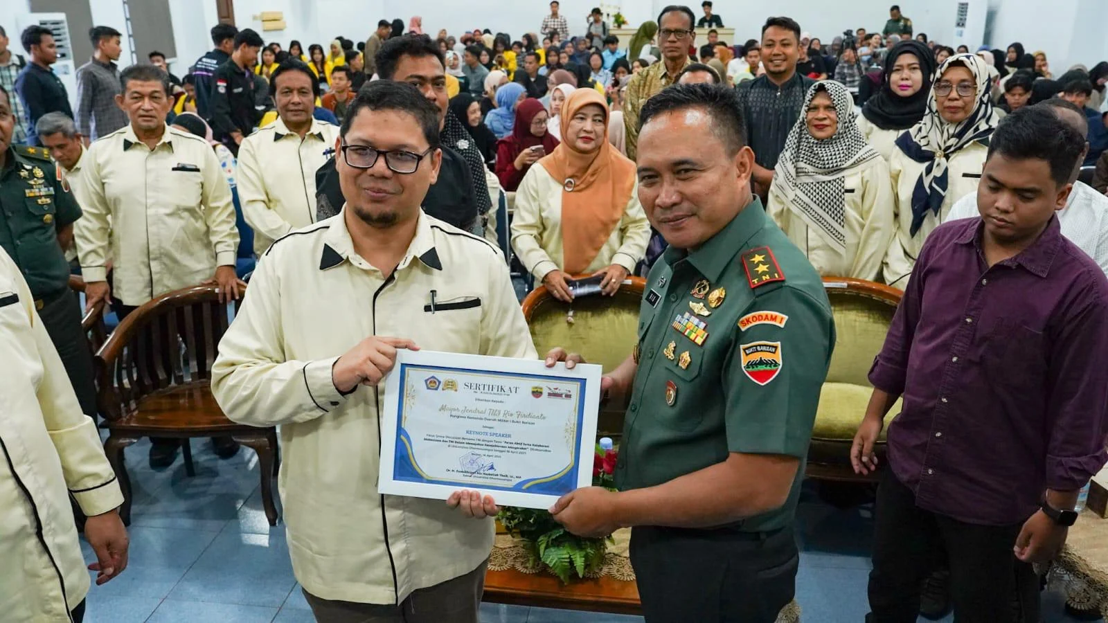 PDIP Kecam Gibran Ajakan Mahasiswa Keliling Indonesia Timur, Tuduh Pecah Belah Gerakan Secara Sistematis
