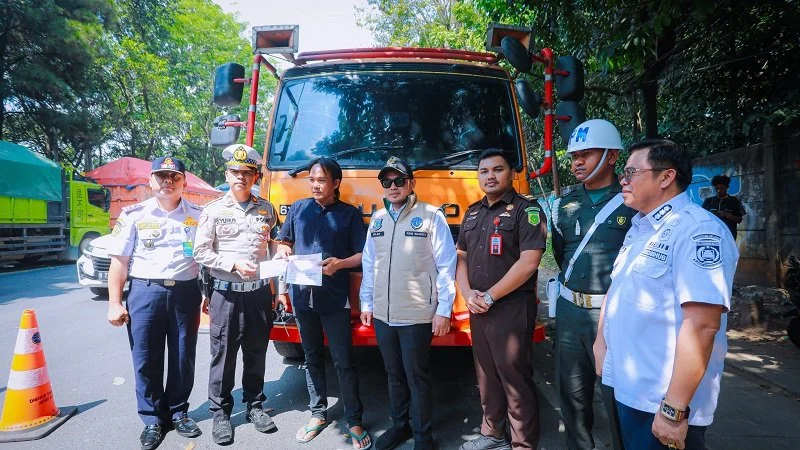 Pemkot Bekasi Perketat Pengawasan Truk Bertonase Besar