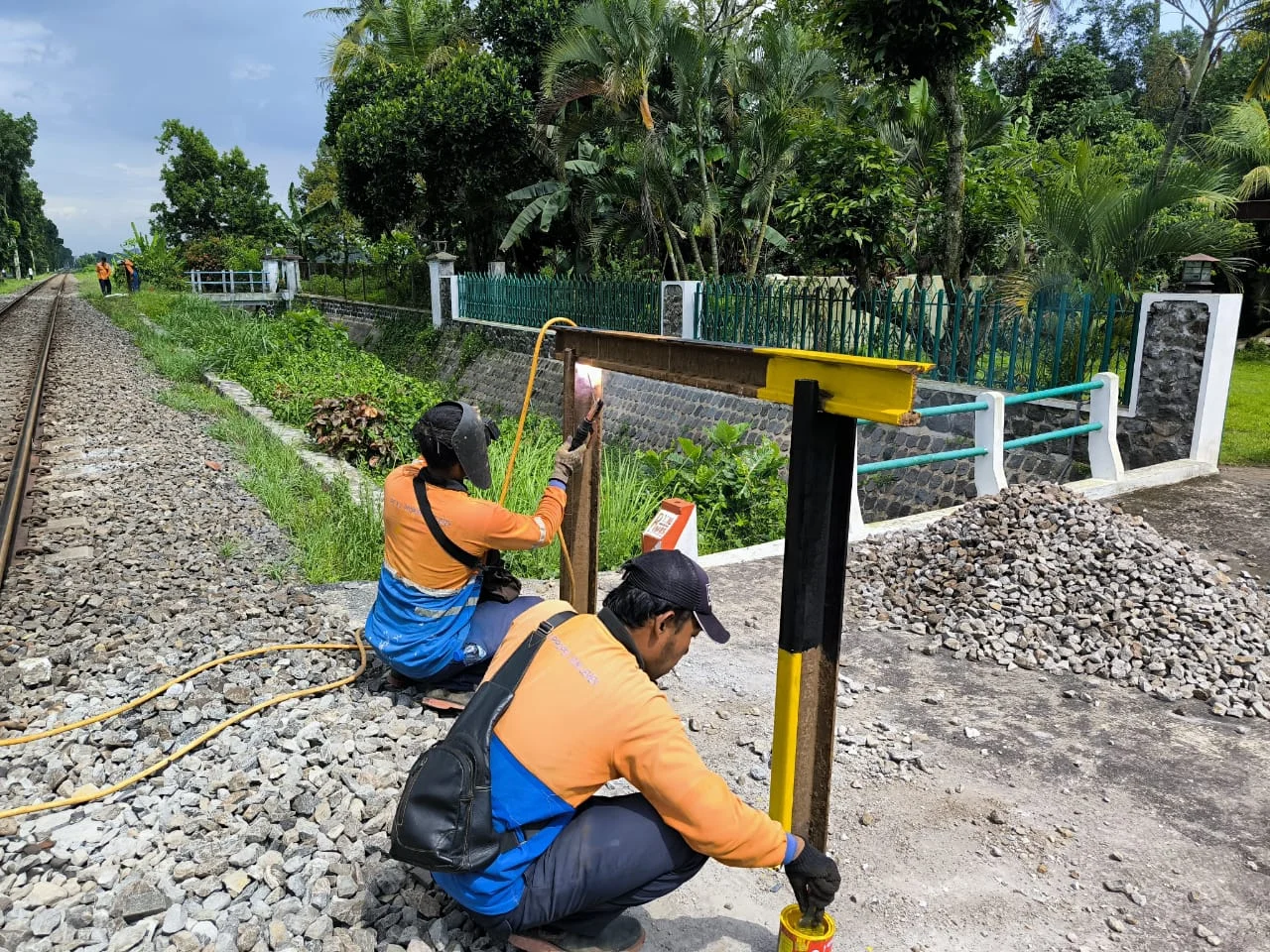 Penutupan Perlintasan Sebidang: Langkah Ideal untuk Tingkatkan Keselamatan