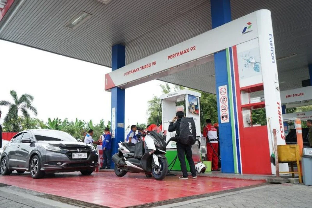 Pertamina Jelaskan Penyebab Antrean Panjang di SPBU Saat ini