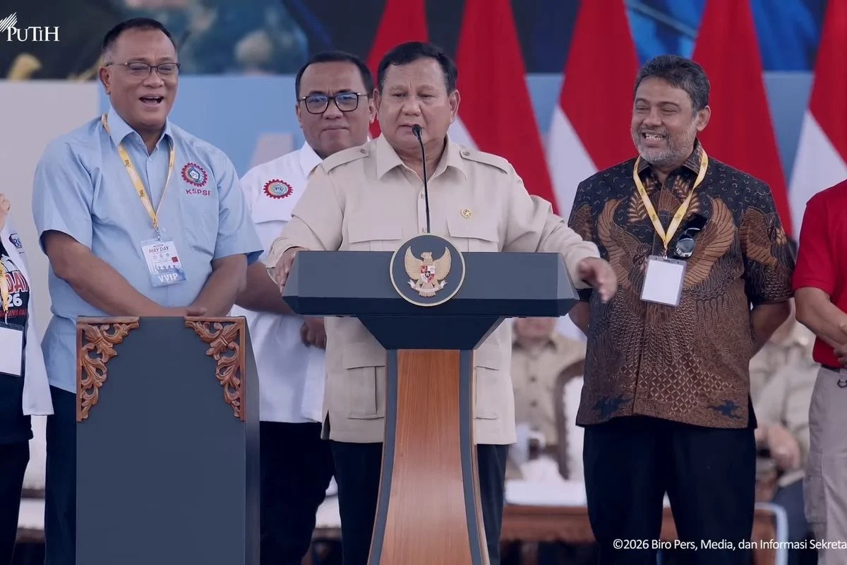Presiden Prabowo Serahkan Alat Drumben untuk SDN Tegalega Sukabumi