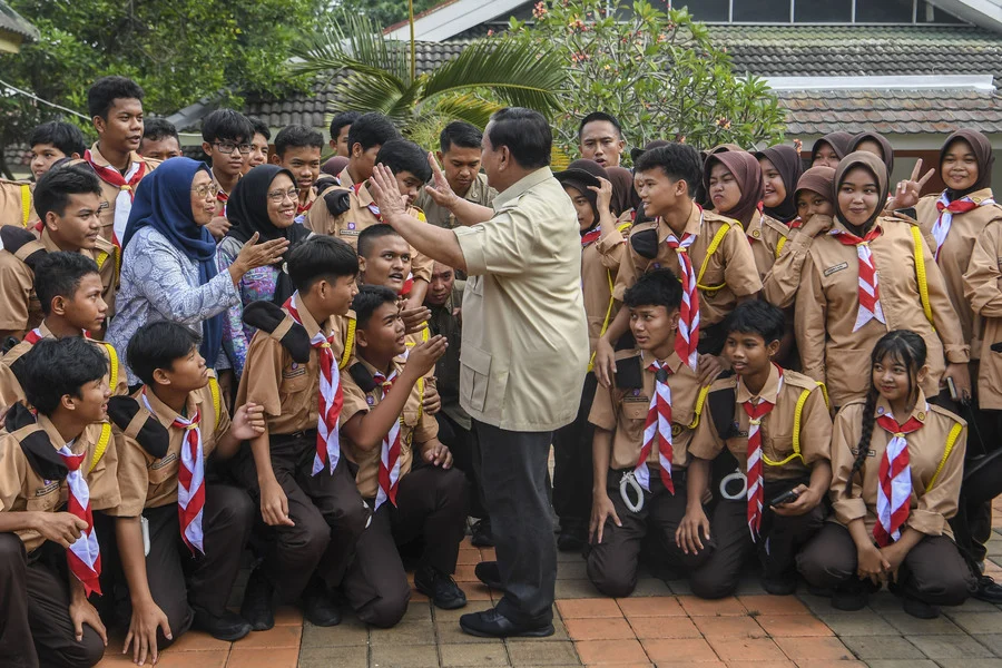 Presiden Prabowo Subianto Ajak Siswa Sekolah Rakyat Belajar Keras dan Selalu Sopan