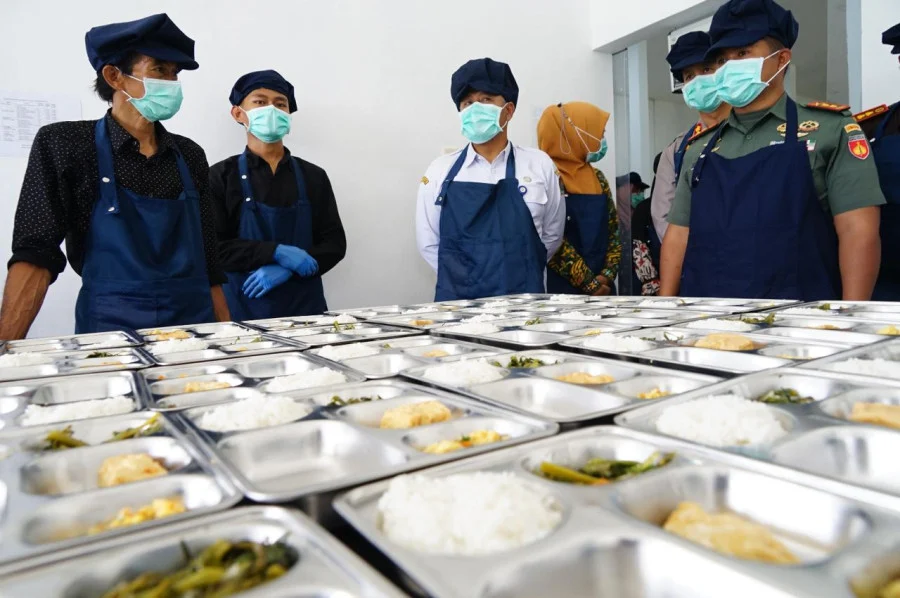Program Makan Bergizi Gratis Gerindra Diklaim Ciptakan Jutaan Lapangan Kerja