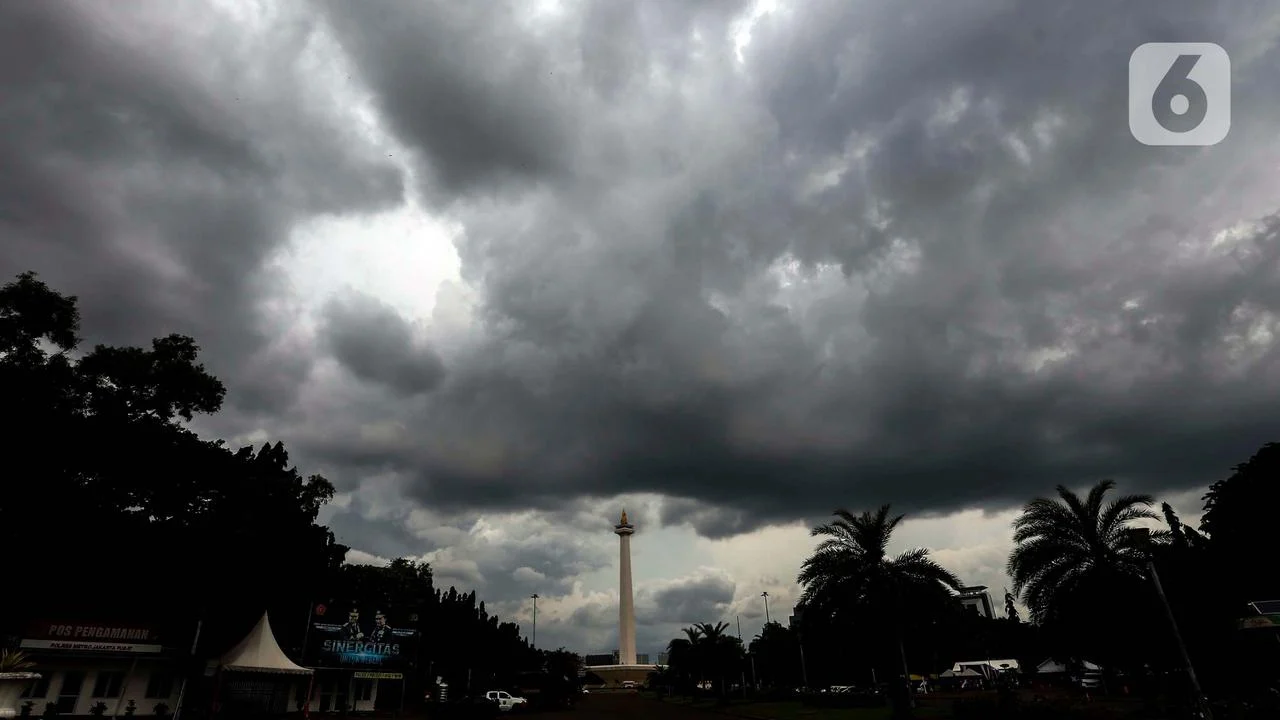 Ramalan Cuaca Jakarta Jumat Pagi Cerah Berawan, Sore Berawan