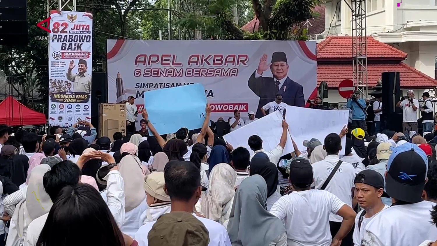 Ribuan Warga Padati Alun-Alun Tugu Malang Dukung Program MBG