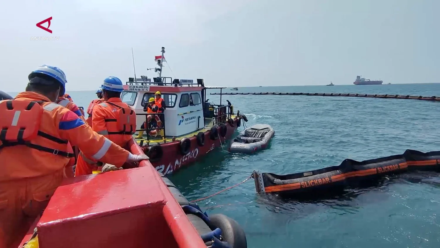 Simulasi Penanganan Darurat Antisipasi Kebocoran Pipa BBM di Laut