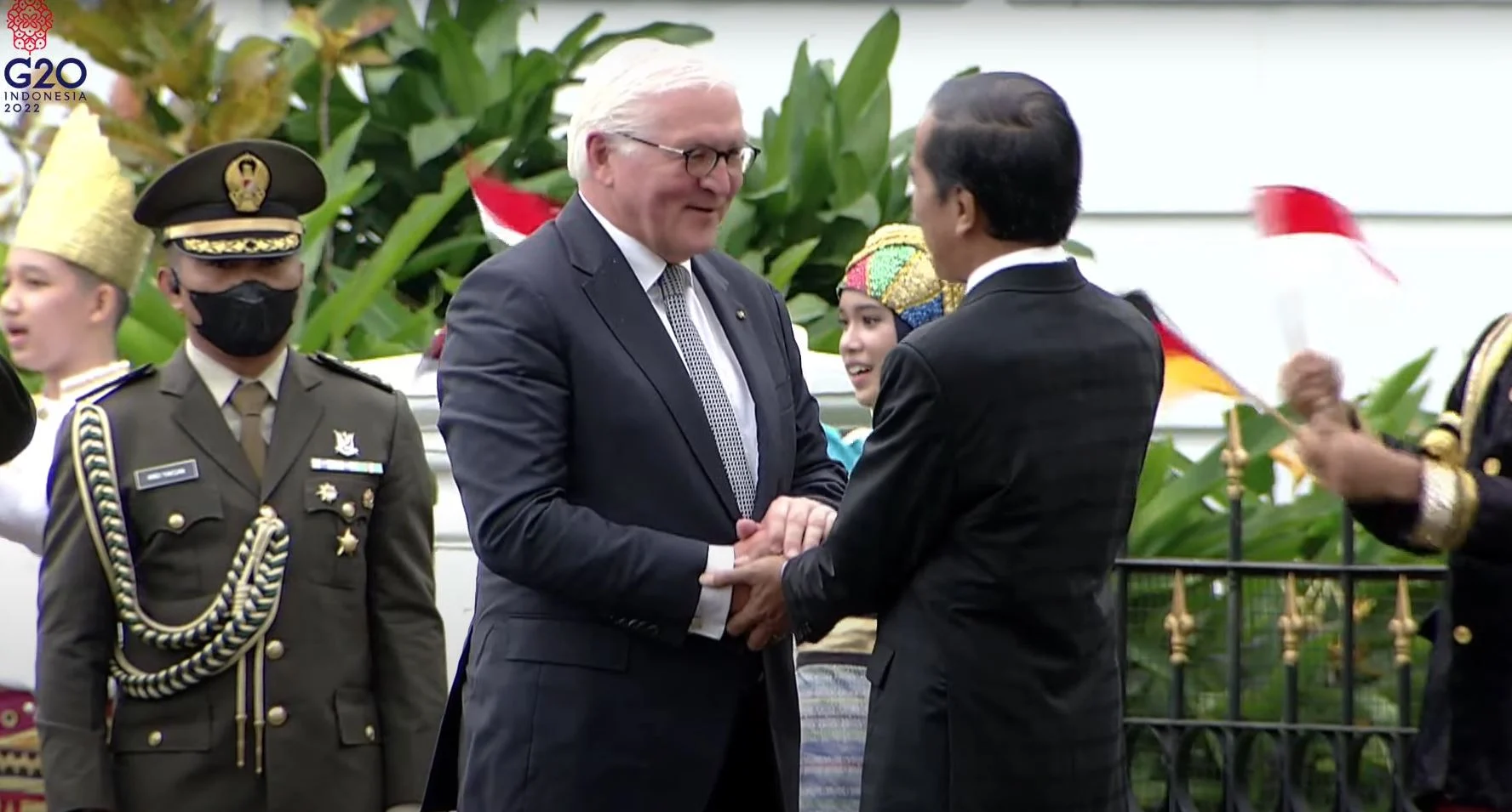 Tarian Tradisional Sambut Kedatangan Presiden Jerman Frank-Walter Steinmeier di Halim