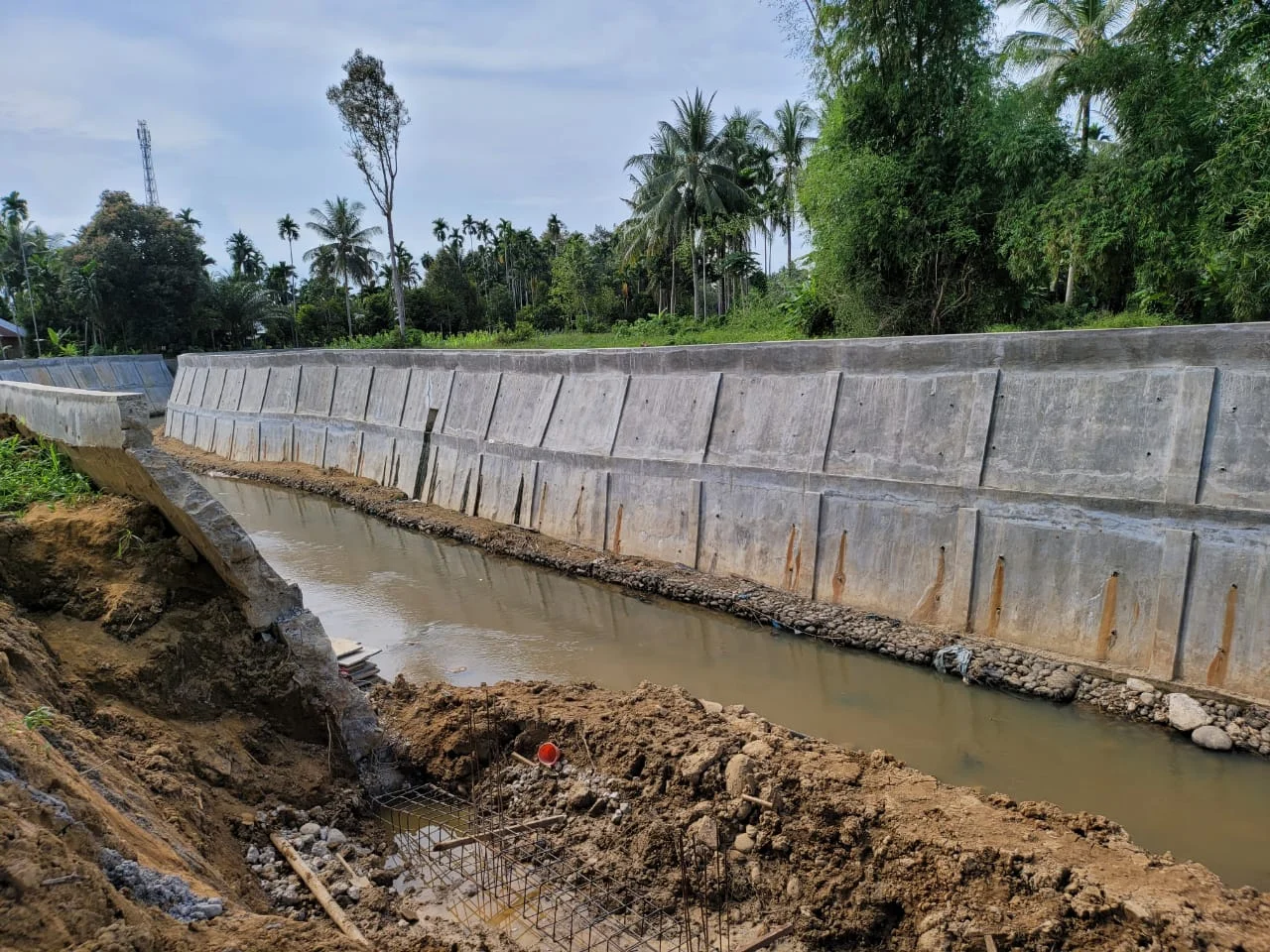 Temukan Sheet Pile Miring, Satgas PRR Berkordinasi dengan PU Perbaiki Tanggul Pengaman Sungai Krueng Tamiang