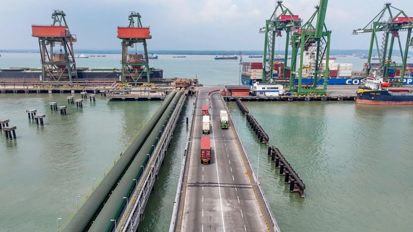Terminal Kijing Layani Ekspor Perdana dengan Petikemas, Dorong Konektivitas Logistik Nasional