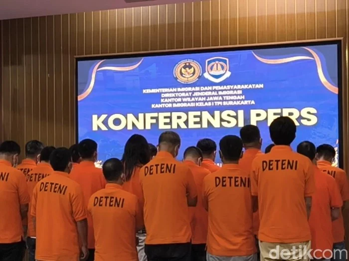 Tiga Warga Negara Tiongkok Dideportasi Imigrasi Surabaya Akibat Manipulasi Data Visa