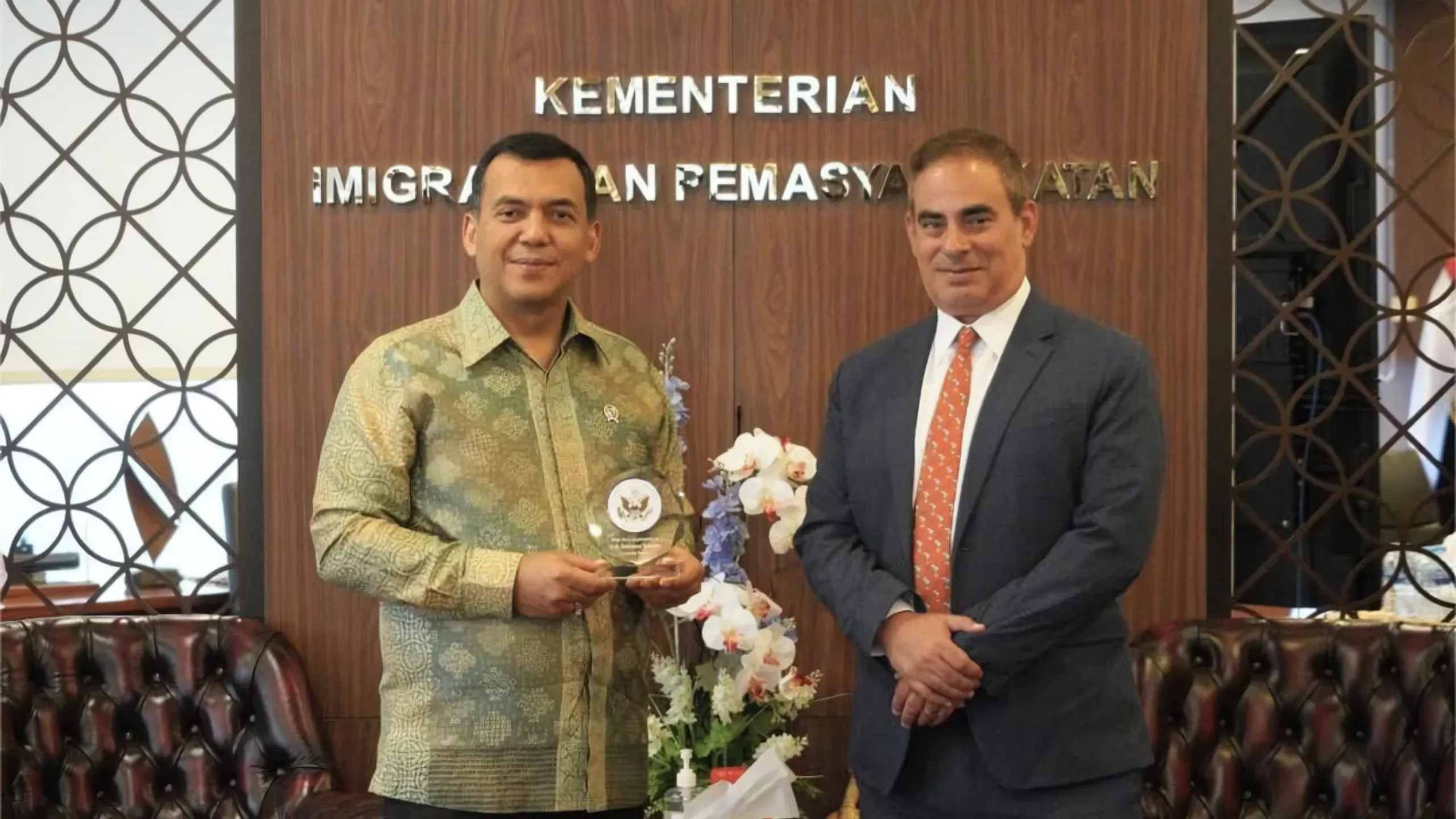Wamen Imipas Silmy Karim Serahkan Diri ke KPK Usai Ultimatum