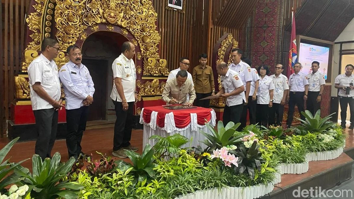 Wamendikdasmen Fajar Riza Ul Haq Cek Langsung Hasil Revitalisasi Sekolah di Tabanan
