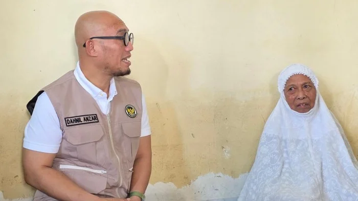 Wamenhaj Salurkan Bantuan kepada Jemaah Haji Aceh yang Terlilit Utang atas Amanah Prabowo