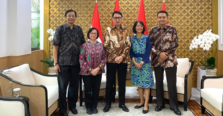 Wamenlu Arif Havas Oegroseno Beri Wejangan kepada Anak Muda, Ingatkan Pentingnya Laut untuk Masa Depan