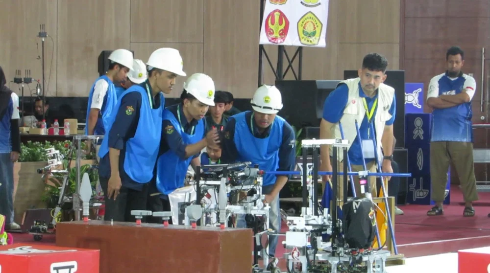 28 tim robot RI terbaik beradu kemampuan dalam Kontes Robot 2026