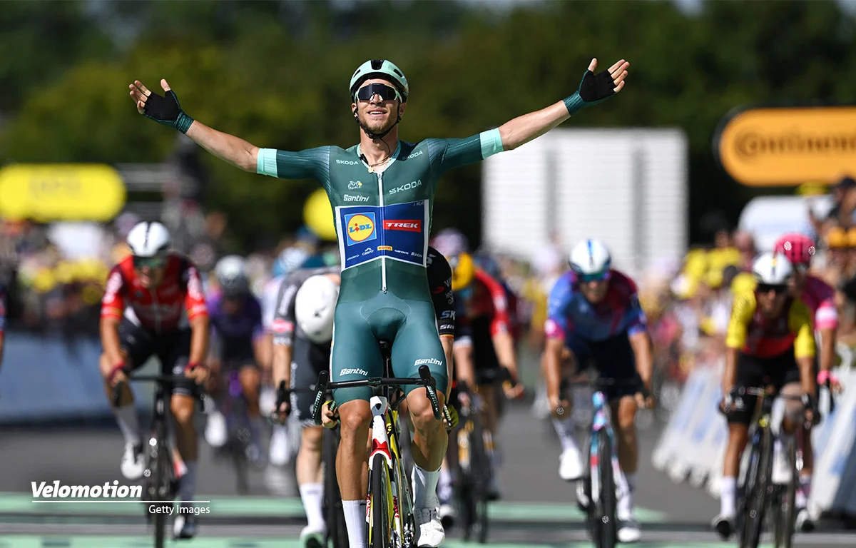 Bernal Kenakan Jersi Hijau Pertama di Tour de France 2026