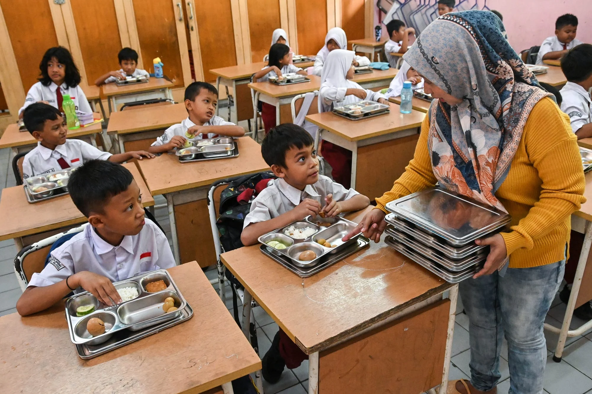 BGN Catat Sejumlah Masukan Program MBG pada Hari Pertama Masuk Sekolah