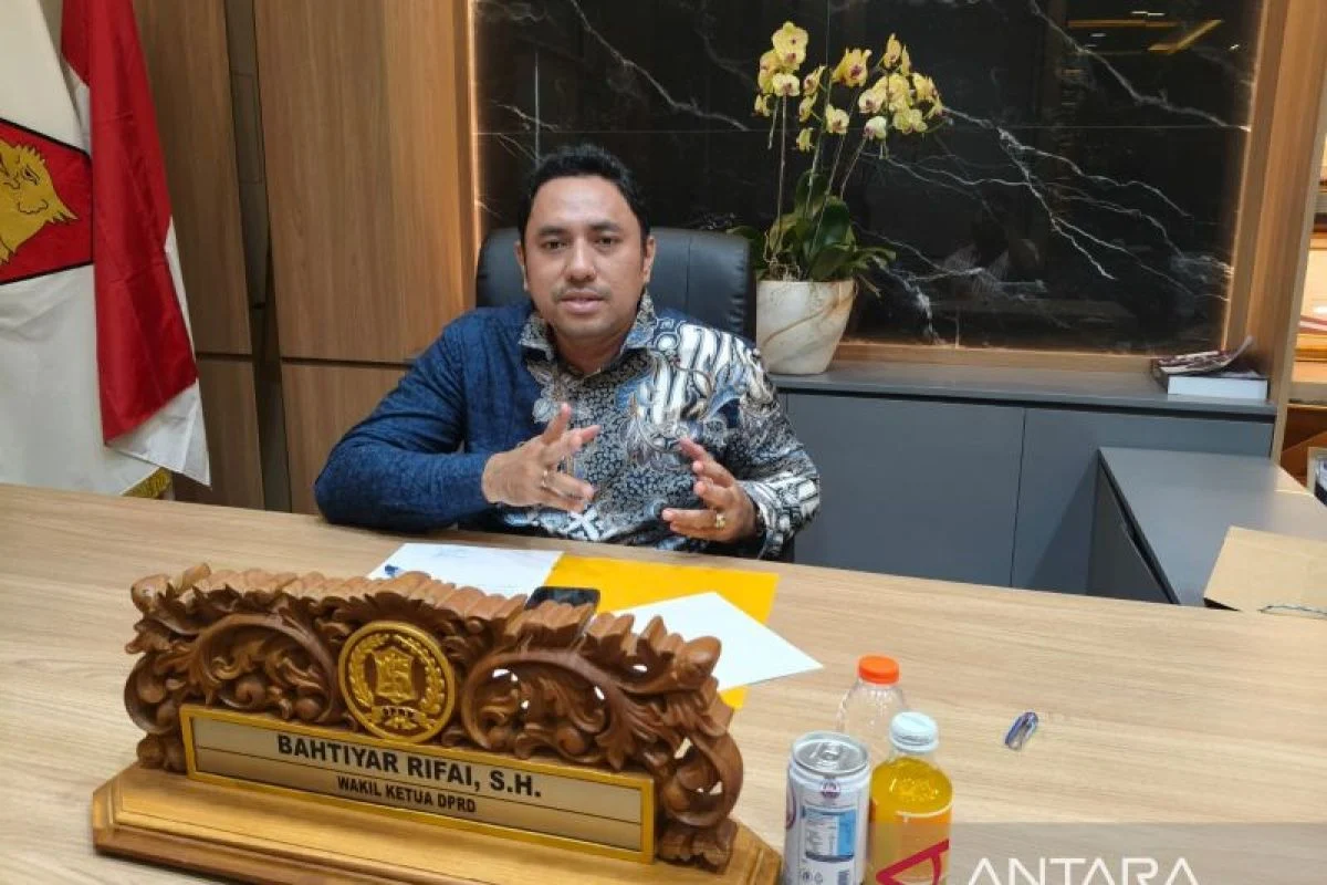 DPRD Surabaya Dukung Camat dan Lurah Miliki Hotline Pengaduan