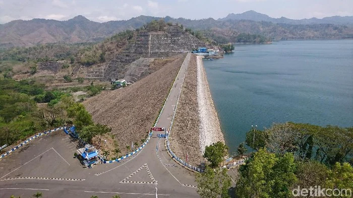 Elevasi Air Bendungan Wonorejo Turun 10 Meter, Operasi PLTA Dipangkas menjadi 5 Jam per Hari