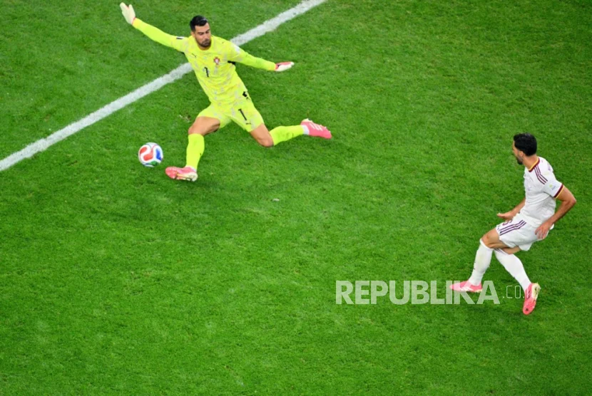 Gol Dramatis Merino Singkirkan Portugal, Spanyol Tunggu Pemenang AS Vs Belgia di Perempat Final