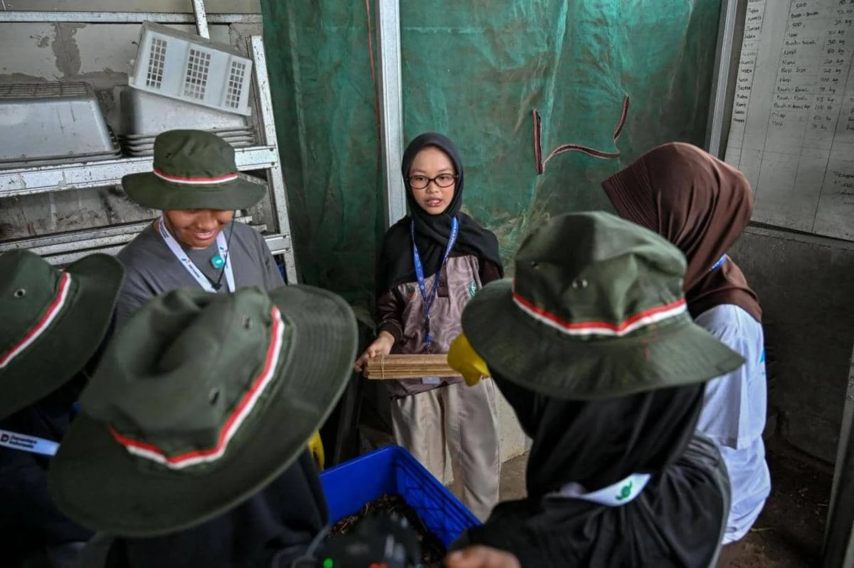 GreenBus Pertamina Ajak Generasi Muda Belajar dari Kampung Hijau Cemara