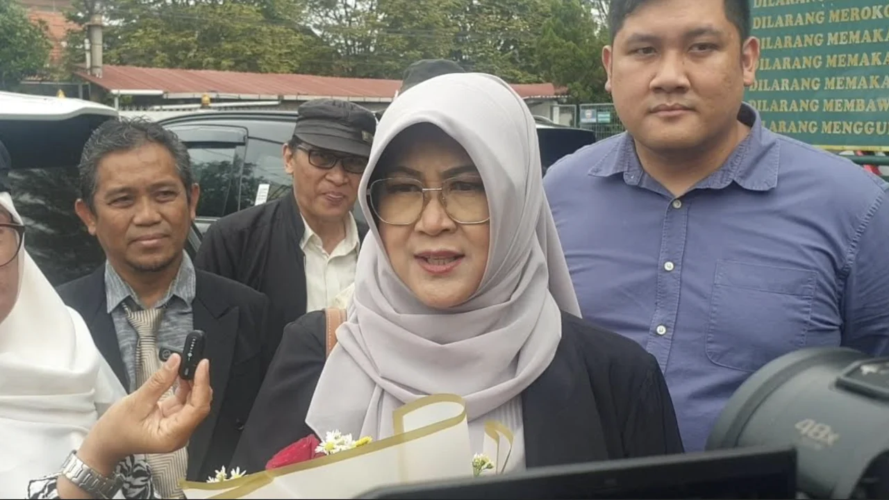 Hadapi Sidang Ijazah Jokowi, Dokter Tifa Tegaskan Tanpa Sponsor, Hanya Allah yang Mendukung