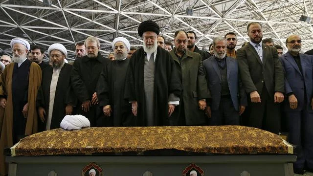 Iran Gelar Salat Jenazah untuk Khamenei dan Empat Anggota Keluarganya yang Dibunuh oleh AS-Israel
