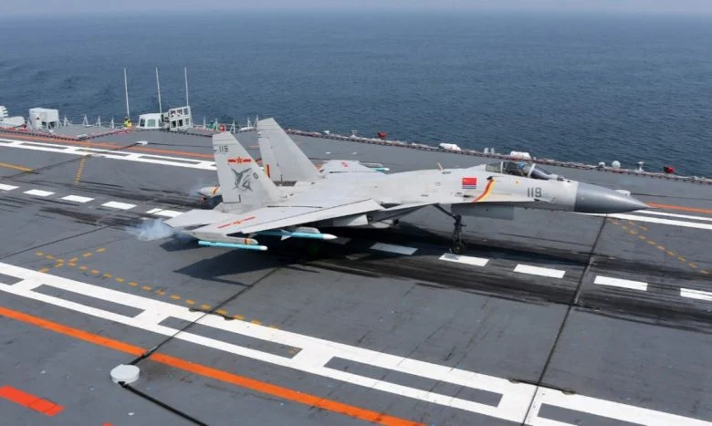 Jet Tempur China J-15T Lepas Landas dari Kapal Induk Fujian dengan Empat Rudal Antikapal