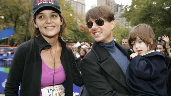 Katie Holmes Dukung Keputusan Suri Hapus Nama Belakang Tom Cruise