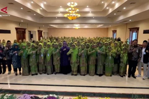Khofifah Dorong Muslimat NU Bertransformasi ke Dakwah Digital